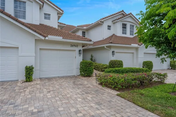 Property Slideshow image 2 of 22 | 26962 montego pointe ct 202, Bonita Springs, FL, 34134