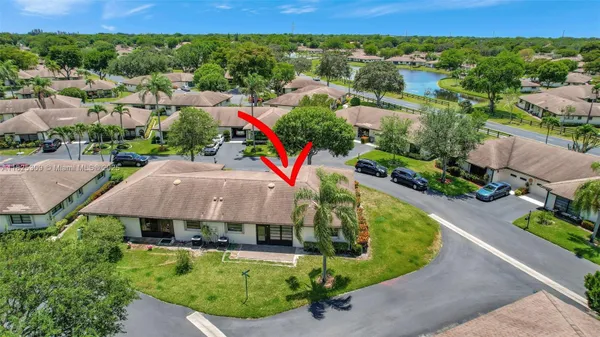 Property Slideshow image 3 of 44 | 4764 greentree cres a, Boynton Beach, FL, 33436