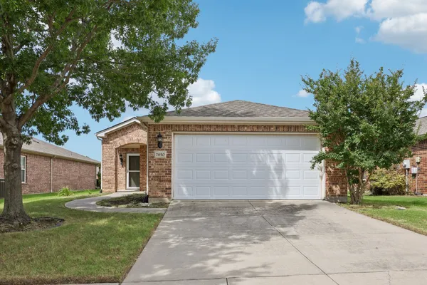 Property Slideshow image 3 of 36 | 7850 estancia dr, Frisco, TX, 75036