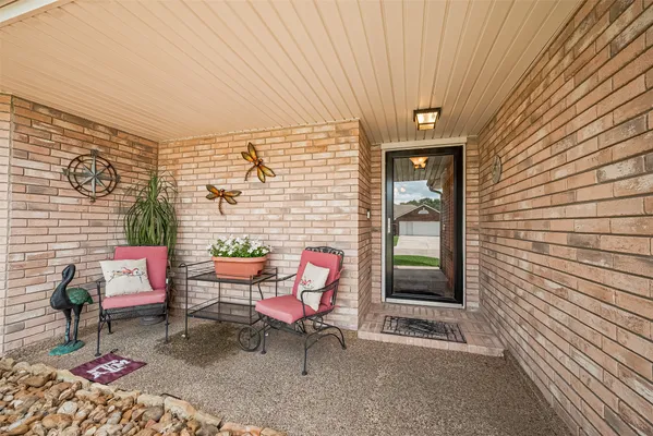 Property Slideshow image 3 of 46 | 2738 n larkspur cir, Pearland, TX, 77584