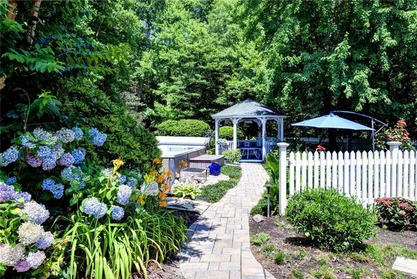 Property Slideshow image 2 of 50 | 2093 harpers mill, Williamsburg, VA, 23185