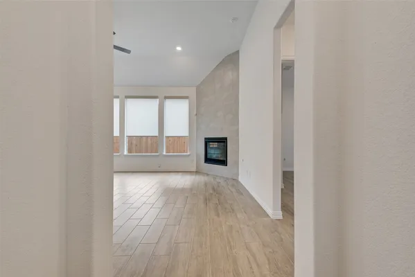 Property Slideshow image 3 of 32 | 4755 kings garden pkwy, Arlington, TX, 76005