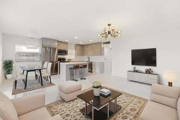 Property Slideshow image 2 of 19 | 369 saxony h 369h, Delray Beach, FL, 33446