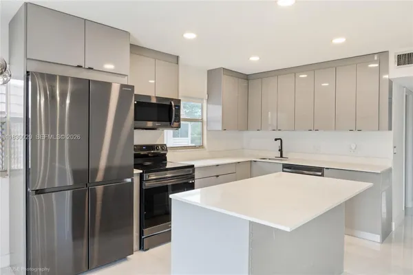 Property Slideshow image 3 of 19 | 369 saxony h 369h, Delray Beach, FL, 33446