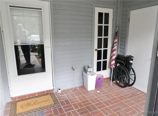 Property Slideshow image 3 of 11 | 537 w cherry laurel ct, Beverly Hills, FL, 34465