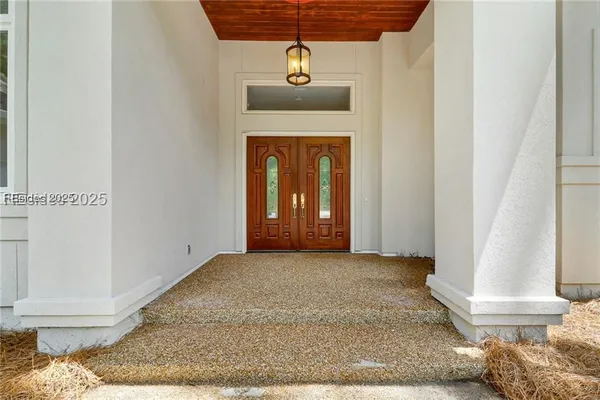 Property Slideshow image 3 of 65 | 8 branford ln, Hilton Head Island, SC, 29926
