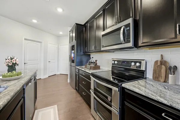 Property Slideshow image 3 of 35 | 1735 wittington pl apt 2203, Farmers Branch, TX, 75234