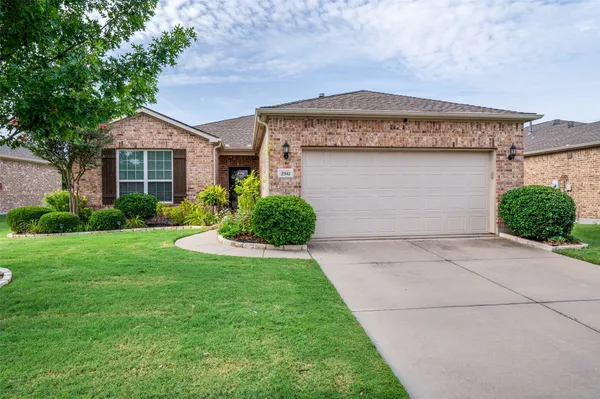 Property Slideshow image 2 of 30 | 2941 oyster bay dr, Frisco, TX, 75036