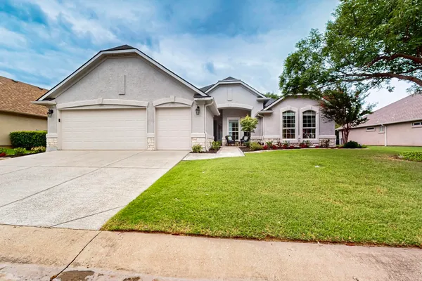 Property Slideshow image 2 of 40 | 10013 countryside dr, Denton, TX, 76207