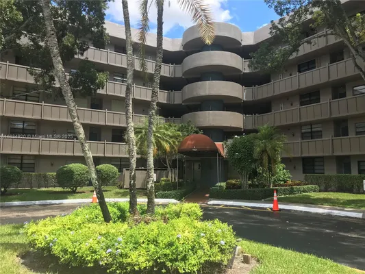Property Slideshow image 3 of 36 | 1101 colony point cir 206, Pembroke Pines, FL, 33026