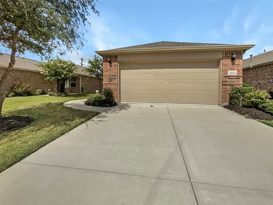 Property Slideshow image 3 of 23 | 1932 marsh point dr, Frisco, TX, 75036