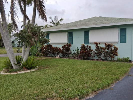 Property Slideshow image 2 of 21 | 635 hummingbird ln, Delray Beach, FL, 33445