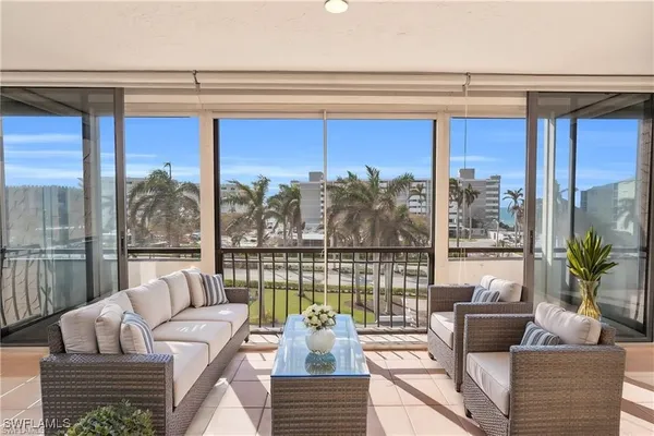 Property Slideshow image 3 of 33 | 3430 gulf shore blvd 4j, Naples, FL, 34103