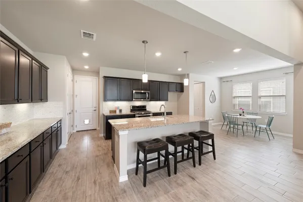 Property Slideshow image 2 of 36 | 121 bolivar way # 101, San Marcos, TX, 78666