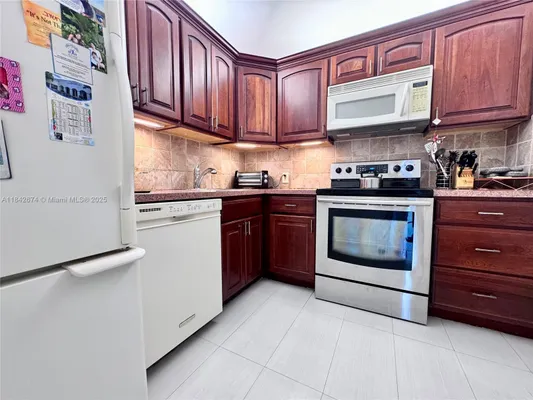 Property Slideshow image 2 of 17 | 20500 w country club dr 210, Aventura, FL, 33180