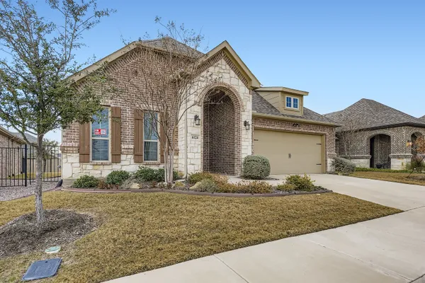 Property Slideshow image 2 of 29 | 6124 carmona trl, Fort Worth, TX, 76123