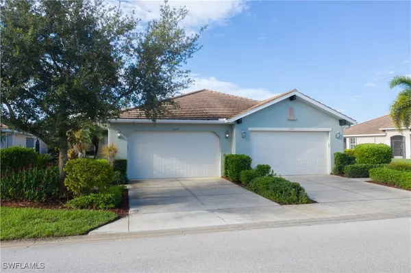 Property Slideshow image 2 of 40 | 10427 sirene way, Fort Myers, FL, 33913