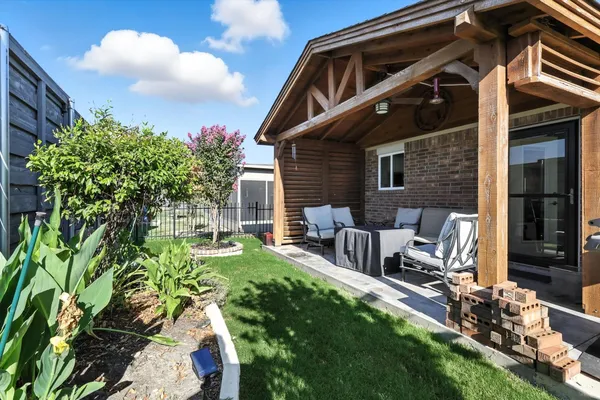 Property Slideshow image 2 of 33 | 808 freedom ln, Aubrey, TX, 76227