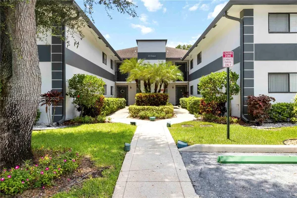 Property Slideshow image 2 of 51 | 15364 lakes of delray blvd apt 48, Delray Beach, FL, 33484