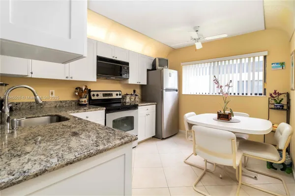 Property Slideshow image 3 of 51 | 15364 lakes of delray blvd apt 48, Delray Beach, FL, 33484