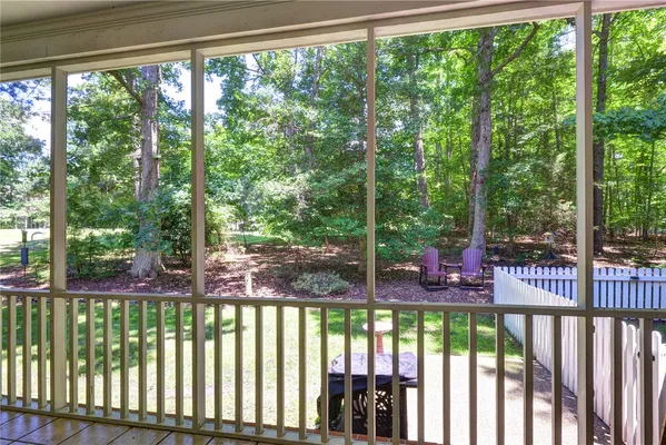 Property Slideshow image 3 of 35 | 136 meadowbrook, Williamsburg, VA, 23188