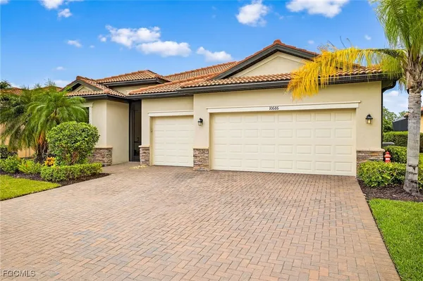 Property Slideshow image 2 of 50 | 10686 prato dr, Fort Myers, FL, 33913