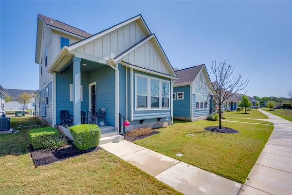 Property Slideshow image 2 of 31 | 121 harborside dr # 102, San Marcos, TX, 78666