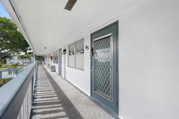 Property Slideshow image 2 of 27 | 45 islewood b 45, Deerfield Beach, FL, 33442