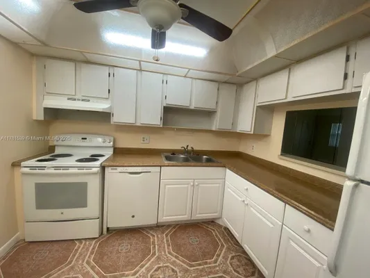 Property Slideshow image 2 of 18 | 6890 royal palm blvd apt 305h, Margate, FL, 33063