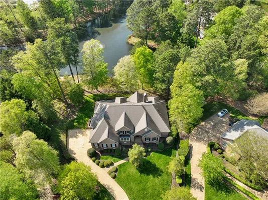 Property Slideshow image 3 of 47 | 2809 middle woodland close, Williamsburg, VA, 23185