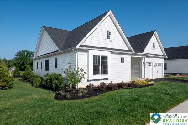 Property Slideshow image 3 of 30 | 4276 stonebridge dr, Upper Saucon Twp, PA, 18015