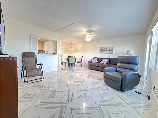 Property Slideshow image 2 of 22 | 569 fanshaw n # 569, Boca Raton, FL, 33434