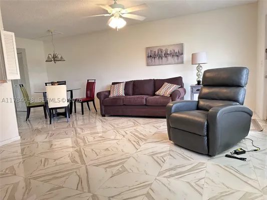 Property Slideshow image 2 of 15 | 569 n fanshaw n 569, Boca Raton, FL, 33434