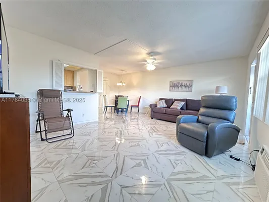 Property Slideshow image 3 of 15 | 569 n fanshaw n 569, Boca Raton, FL, 33434