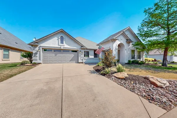 Property Slideshow image 3 of 40 | 10000 soriano st, Denton, TX, 76207