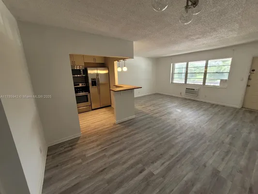 Property Slideshow image 2 of 18 | 14 salisbury a 14, West Palm Beach, FL, 33417