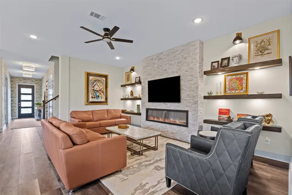 Property Slideshow image 2 of 27 | 4801 park view pl, Arlington, TX, 76005