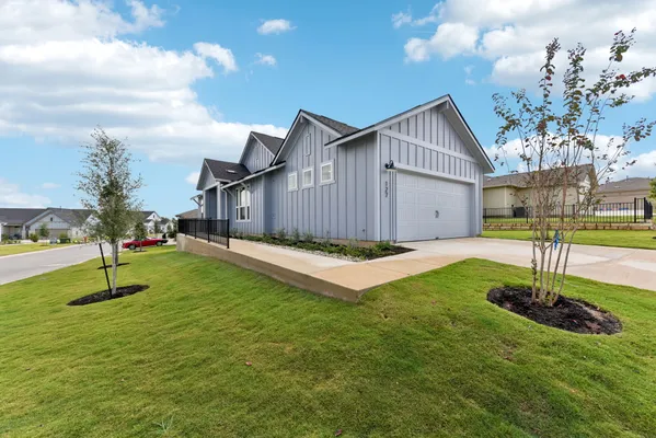 Property Slideshow image 2 of 32 | 127 antoinette way, San Marcos, TX, 78666