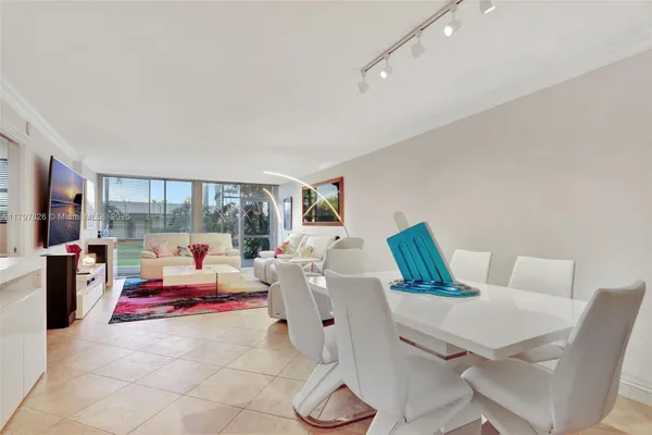 Property Slideshow image 2 of 37 | 2731 ne 14th street cswy 115, Pompano Beach, FL, 33062