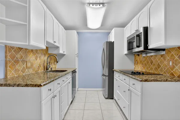 Property Slideshow image 2 of 56 | 2405 antigua cir e1, Coconut Creek, FL, 33066