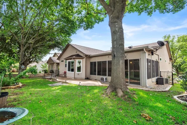 Property Slideshow image 2 of 38 | 409 rio grande loop, Georgetown, TX, 78633