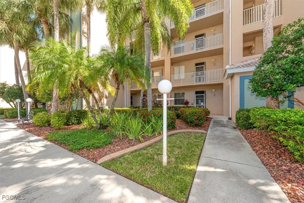 Property Slideshow image 2 of 30 | 14111 brant point cir 2106, Fort Myers, FL, 33919