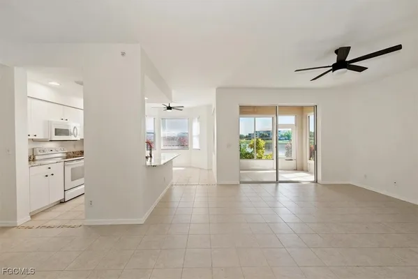 Property Slideshow image 3 of 31 | 14111 brant point cir 2106, Fort Myers, FL, 33919