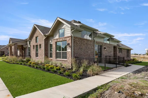 Property Slideshow image 2 of 27 | 628 oakridge dr, Wylie, TX, 75098