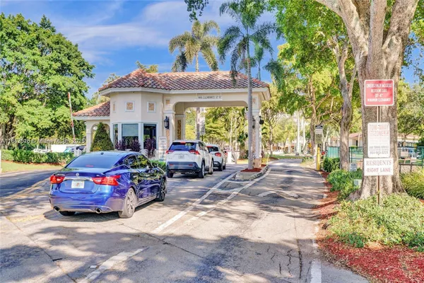 Property Slideshow image 3 of 31 | 1100 saint charles pl 504, Pembroke Pines, FL, 33026