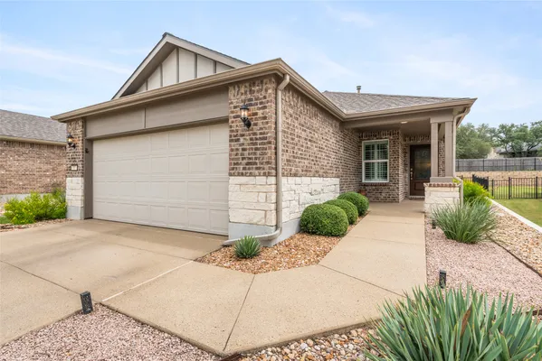 Property Slideshow image 3 of 40 | 307 hobby st, Georgetown, TX, 78633