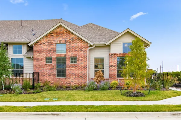Property Slideshow image 2 of 18 | 2812 applewood way, Wylie, TX, 75098