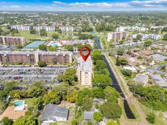 Property Slideshow image 2 of 41 | 3524 via poinciana 302, Lake Worth, FL, 33467