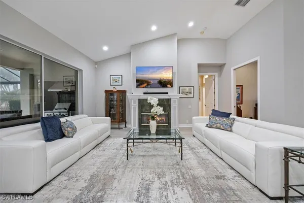 Property Slideshow image 2 of 24 | 537 wedgewood way, Naples, FL, 34119