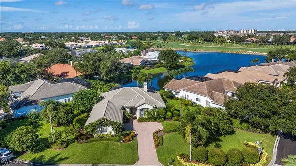 Property Slideshow image 3 of 24 | 537 wedgewood way, Naples, FL, 34119